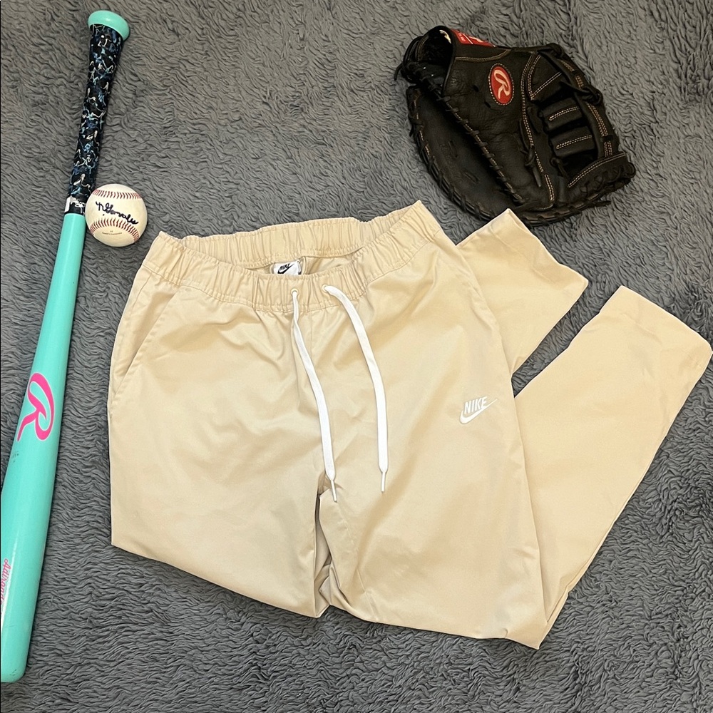 Nike Men's Club Woven Taper Leg Pants